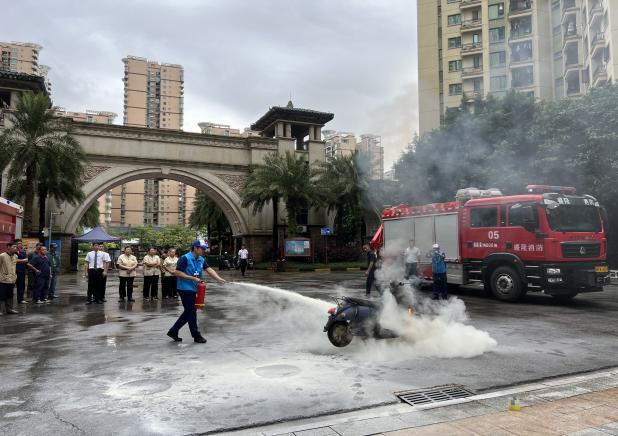 进校园 进小区——易游中国专职消防队开展“119”消防宣传月系列活动